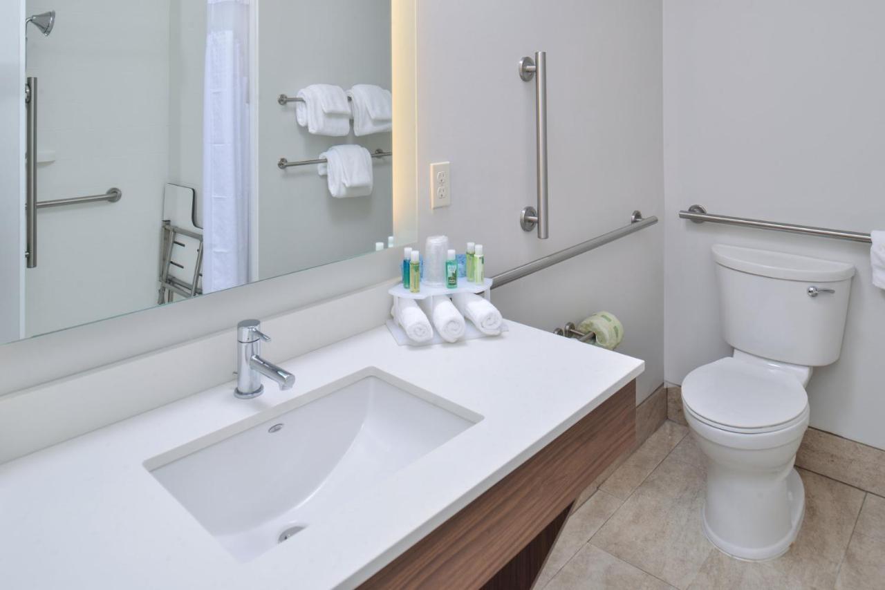 Holiday Inn Express & Suites Farmington Hills - Detroit By Ihg Kültér fotó