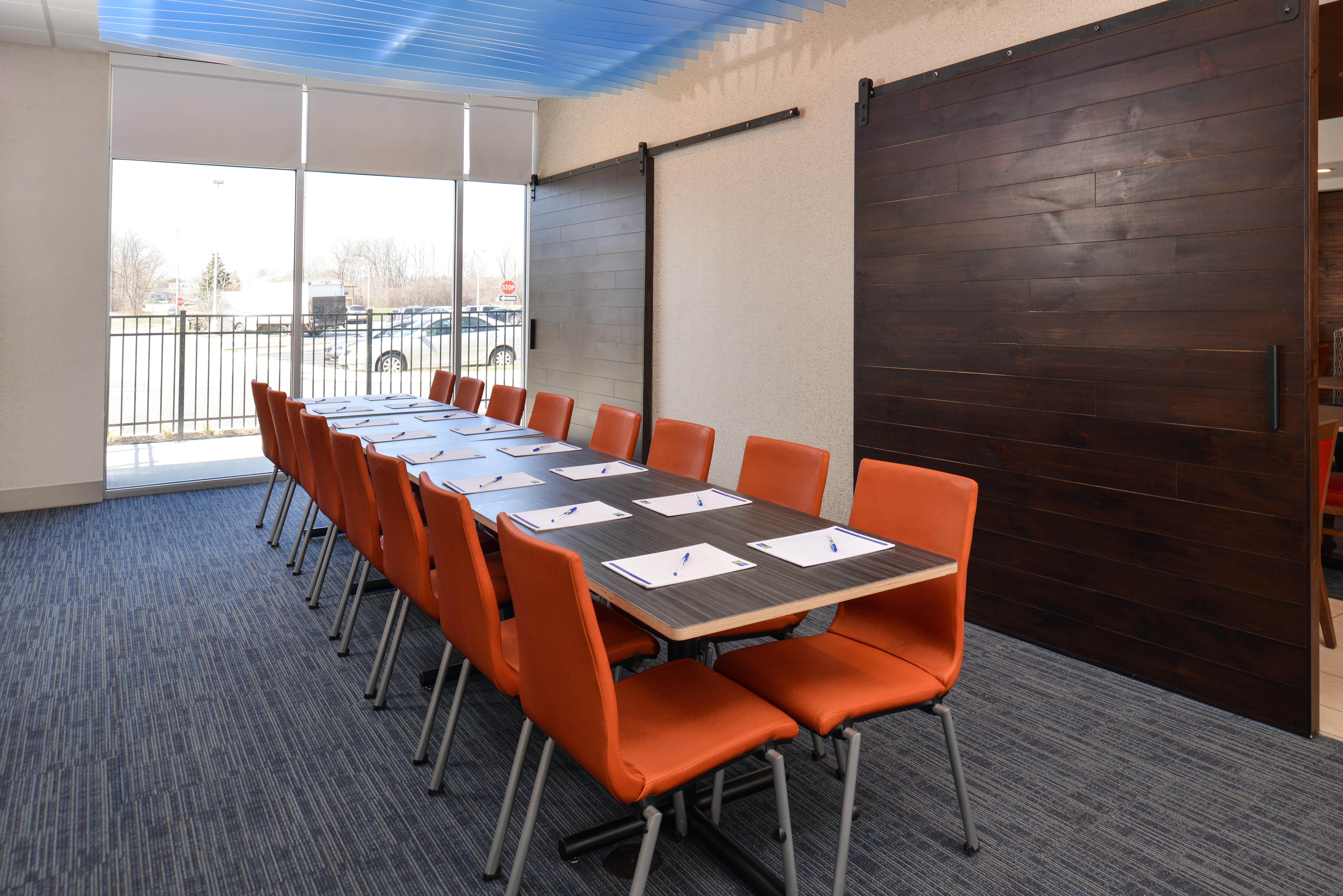 Holiday Inn Express & Suites Farmington Hills - Detroit By Ihg Kültér fotó
